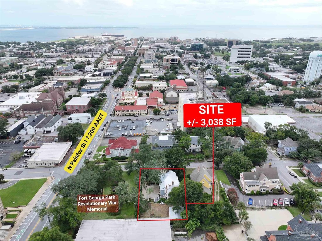 House in Pensacola, Florida, United States 1 - 17161679