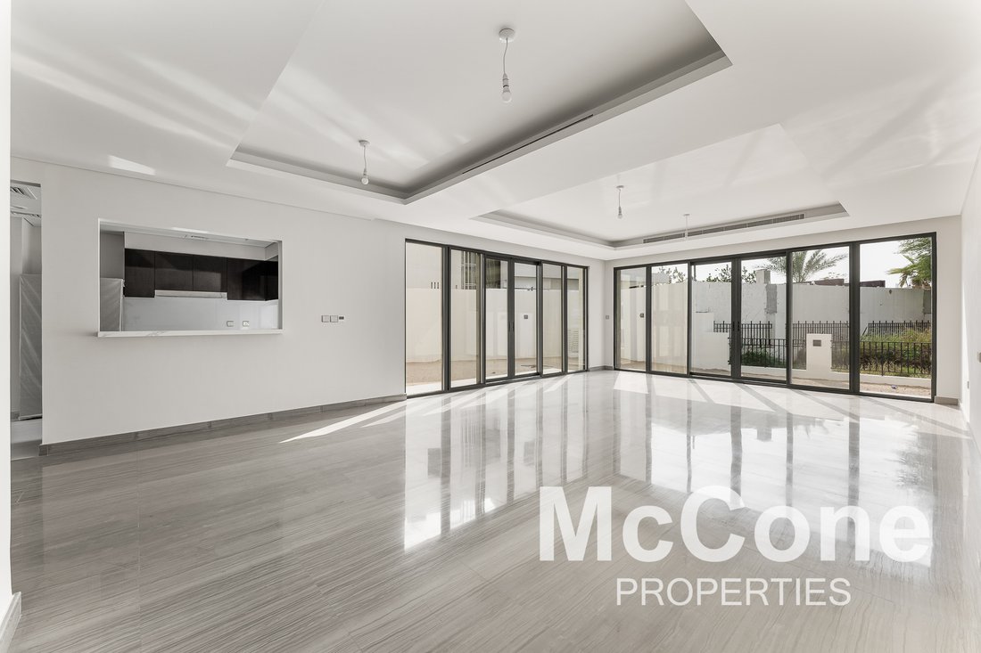 Villa in Damac Hills, Dubai, United Arab Emirates 2 - 17154451