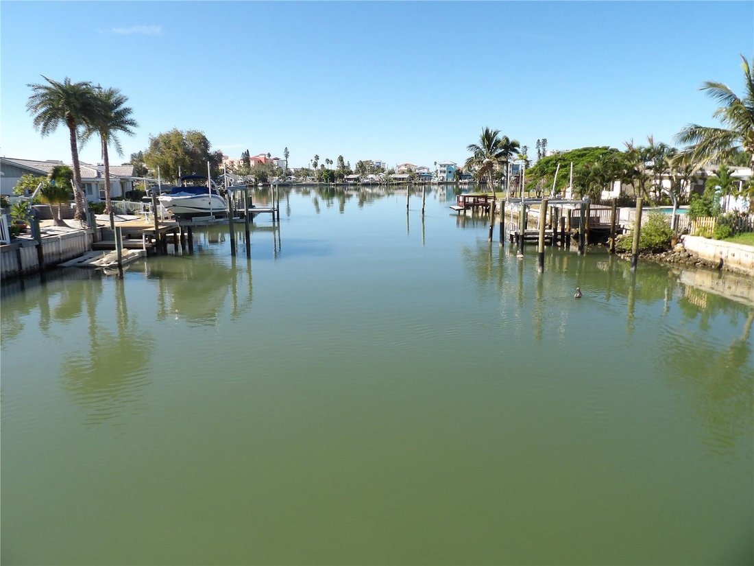 Apartment in Madeira Beach, Florida, United States 5 - 17184298