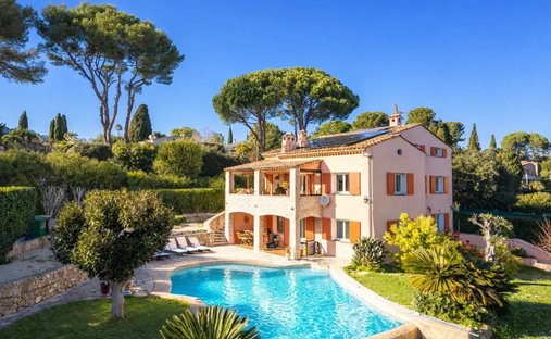 Villa in Saint Maymes-Lauvert, Antibes, France 1