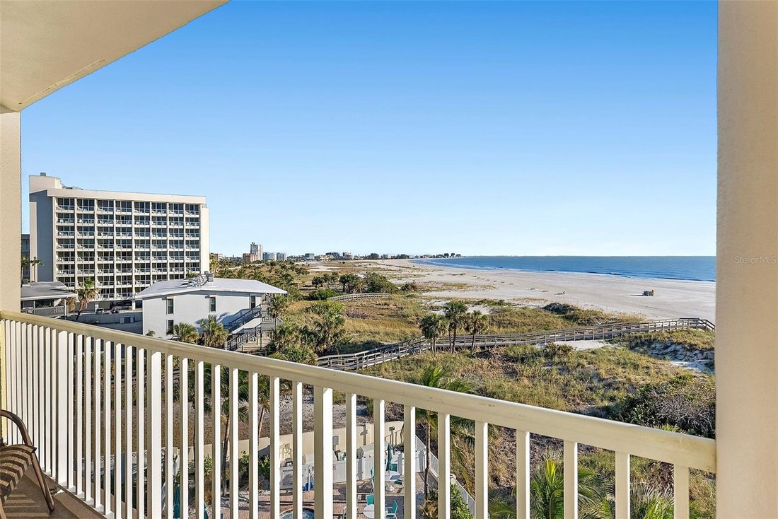 Condo in St. Pete Beach, Florida, United States 3 - 17183246