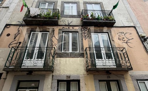 Apartment in Misericordia, Lisbon, Portugal 1