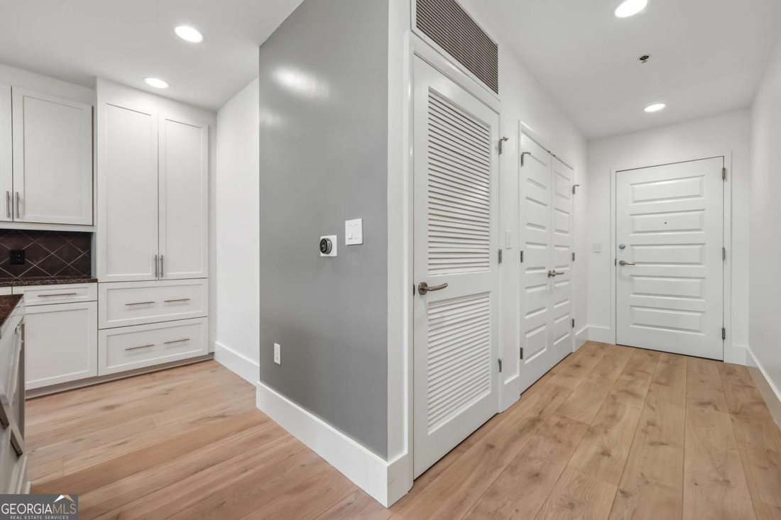 Condo in Atlanta, Georgia, United States 5 - 17159211