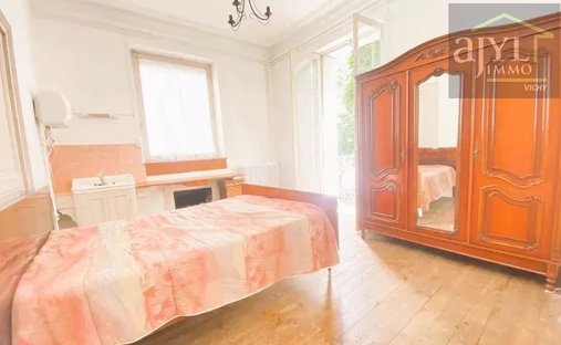 17th C. Chateau (With A Section Dedicated To Events) And 5 Acres In Centre Of France