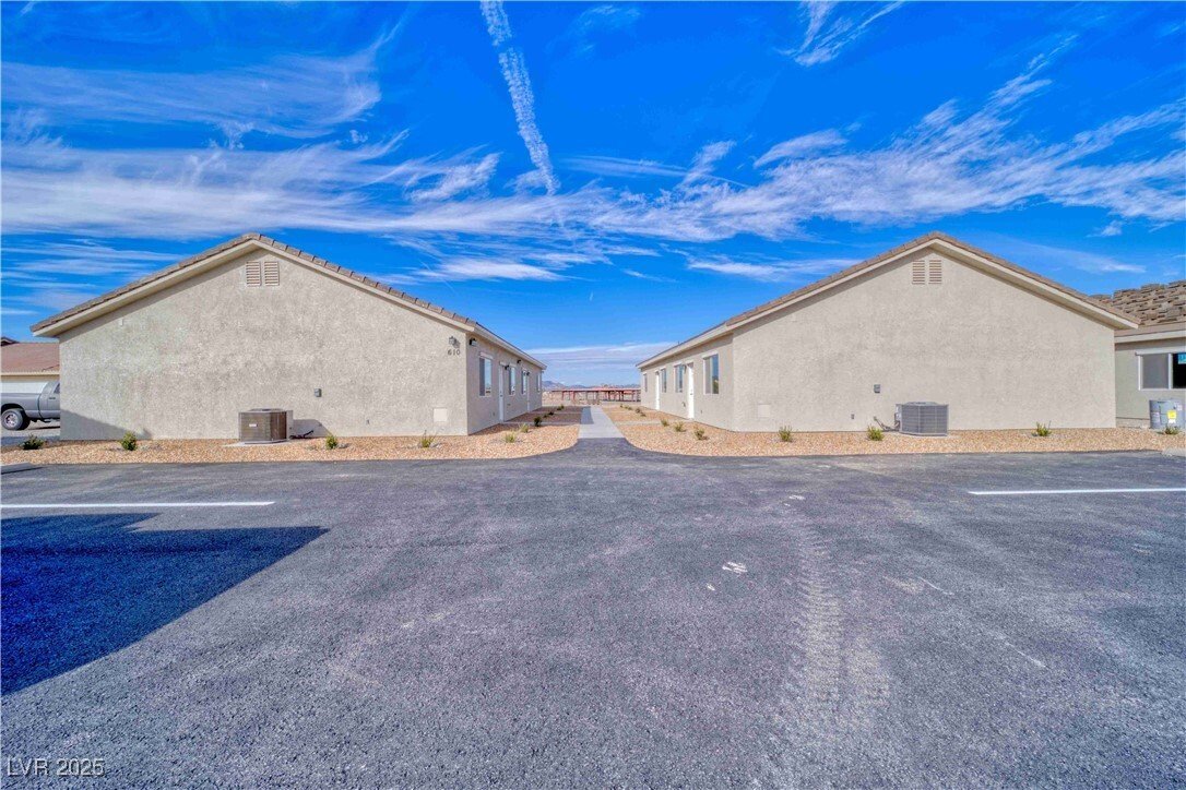 Pahrump, Nevada, United States 1 - 17168820