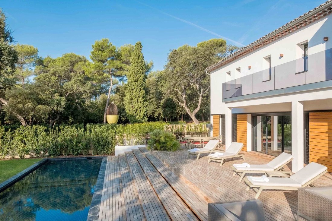 Estate in Vieille Ville, Antibes, France 2 - 14966619