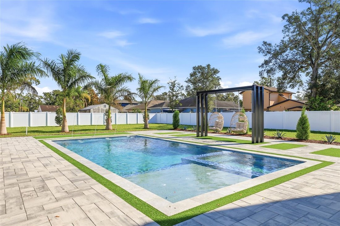 House in Tampa, Florida, United States 3 - 17181571
