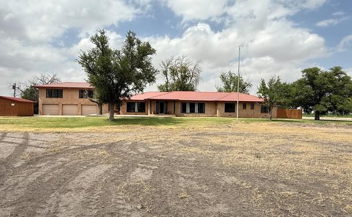House in Balmorhea, Texas, United States 1