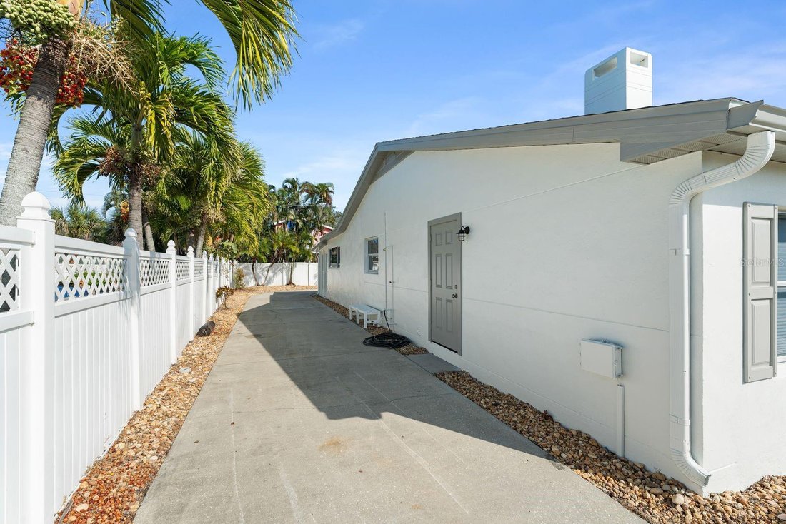 House in Belleair Beach, Florida, United States 3 - 17184538