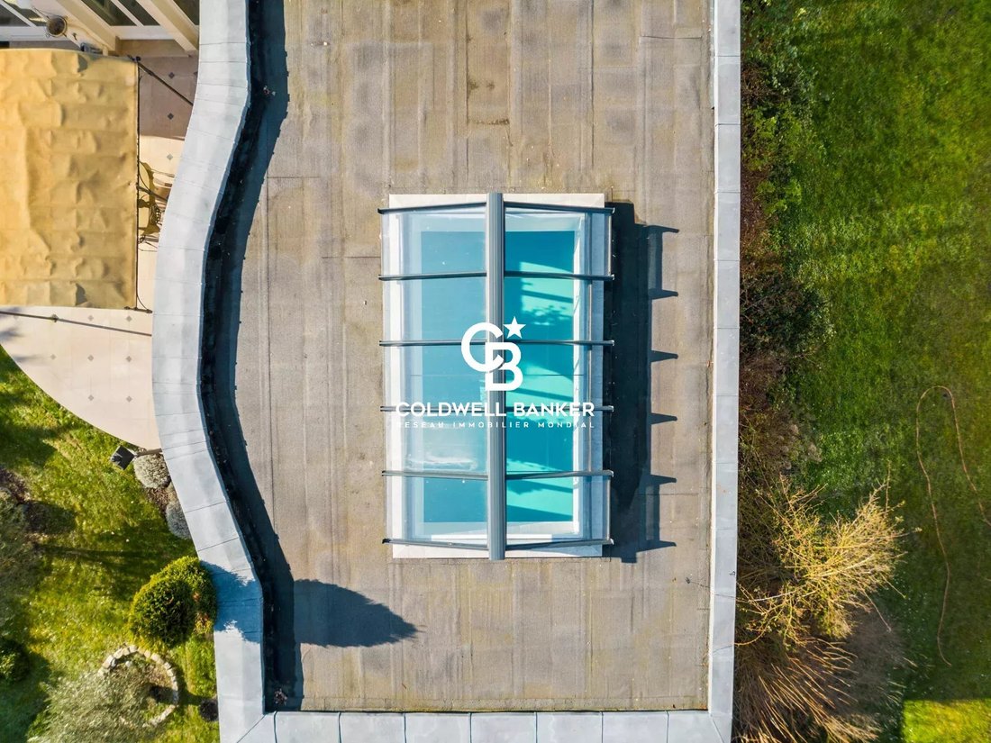 House in Le Vésinet, Ile-de-France, France 2 - 17155016