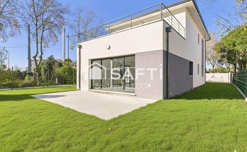 House in Boutbouilhes-Ox, Muret, France 1