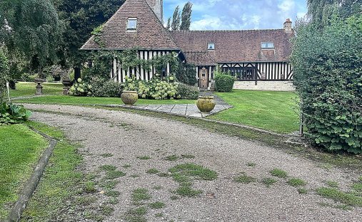 Estate in Pont-l'Évêque, Normandy, France 1