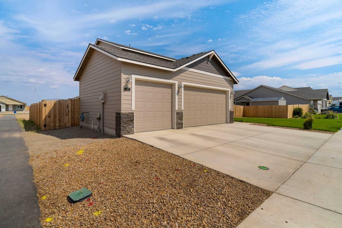 House in Madras, Oregon, United States 3 - 17167851