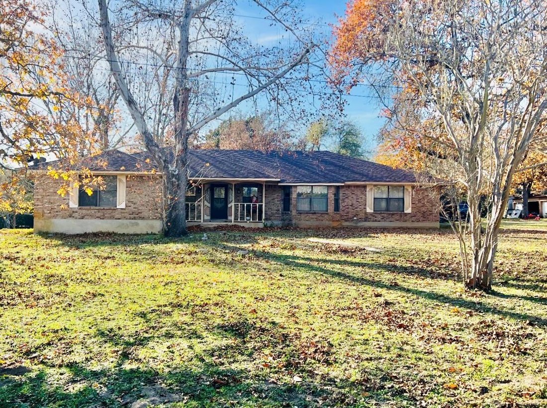House in Elgin, Texas, United States 5 - 17188034