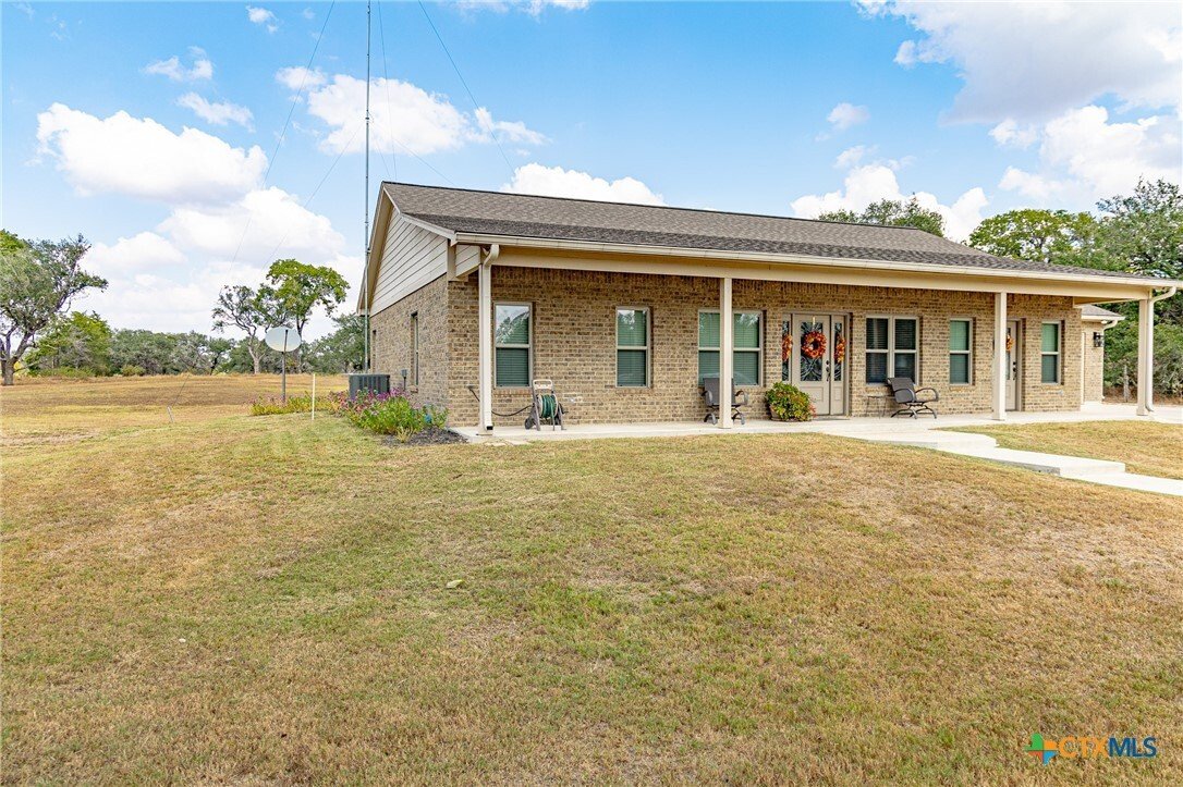 House in Yoakum, Texas, United States 2 - 17170837