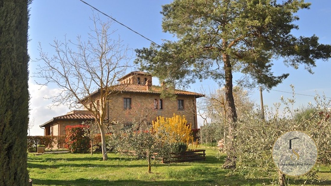 Country House in Castiglione del Lago, Umbria, Italy 2 - 17188032