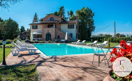 Country House in Historic Center, Perugia, Italy 1