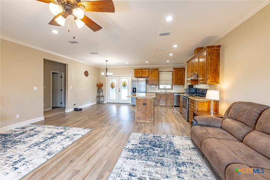 House in Yoakum, Texas, United States 4 - 17170837