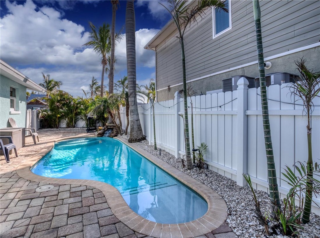 Apartment in Holmes Beach, Florida, United States 5 - 17181835