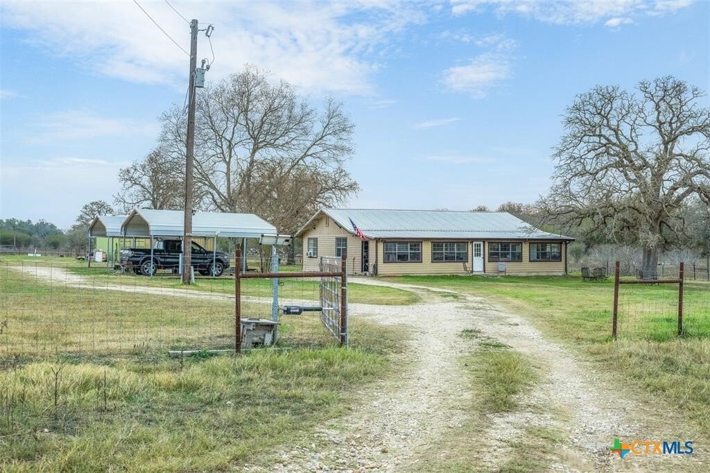 House in Harwood, Texas, United States 1 - 17170882