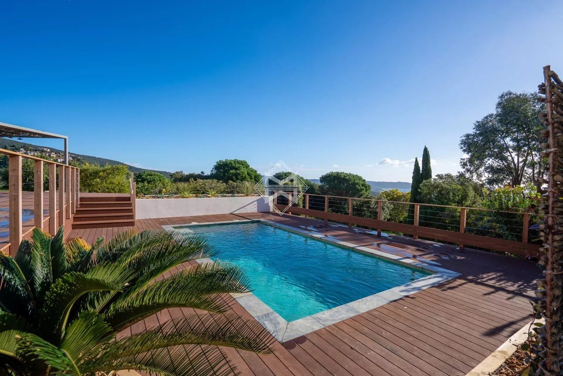 Villa in Nord, Cavalaire-sur-Mer, France 4 - 16602667