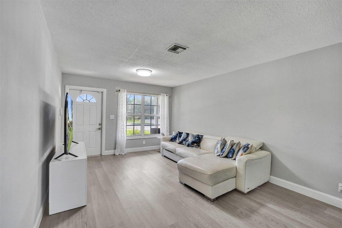 House in Coral Springs, Florida, United States 3 - 17176744