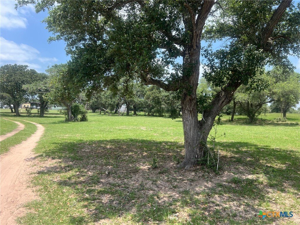 House in Yoakum, Texas, United States 2 - 17170642
