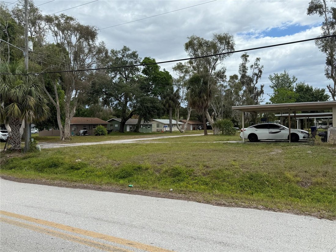 St. Petersburg, Florida, United States 2 - 17186627