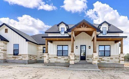 House in La Vernia, Texas, United States 1