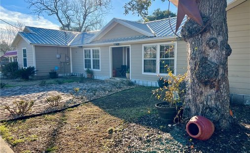 House in Yoakum, Texas, United States 1