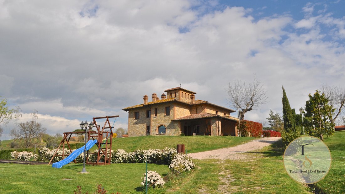 Country House in Castiglione del Lago, Umbria, Italy 1 - 17188032