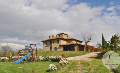 Maisons de campagne à Castiglione del Lago, Ombrie, Italie 1
