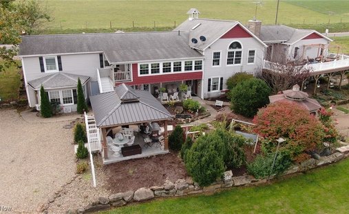 House in Millersburg, Ohio, United States 1