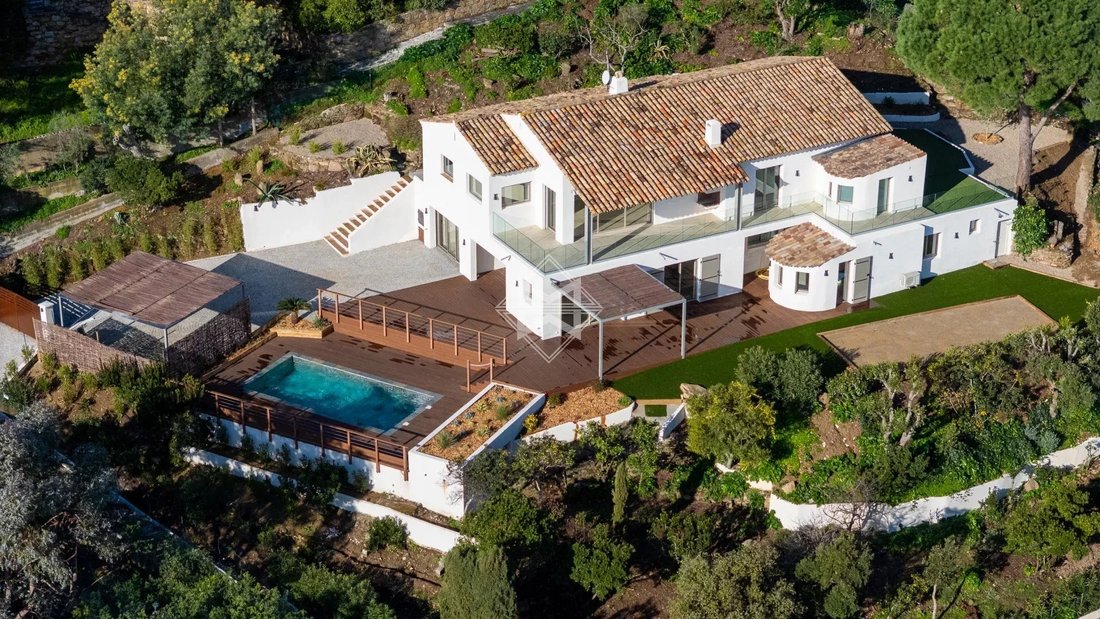Villa in Nord, Cavalaire-sur-Mer, France 3 - 16602667