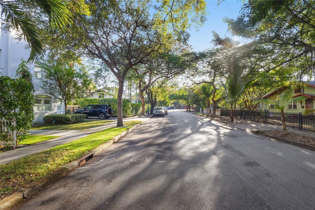 House in Miami, Florida, United States 2 - 17186097