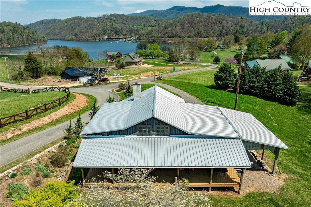 House in Mountain City, Tennessee, United States 3 - 17174019