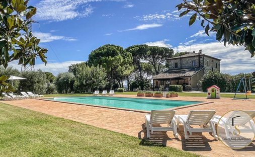 Country House in Fratta Todina, Umbria, Italy 1