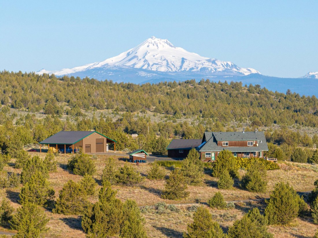 House in Madras, Oregon, United States 1 - 17164533