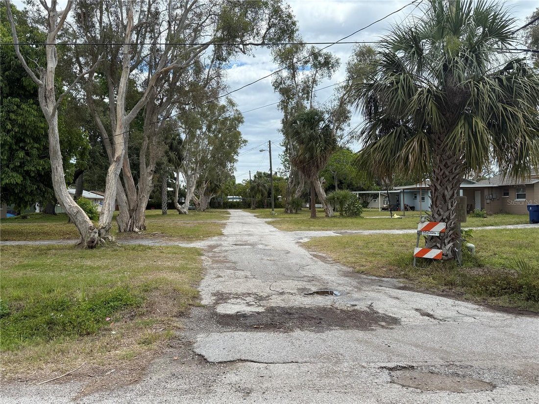 St. Petersburg, Florida, United States 4 - 17186627