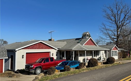 House in Millersburg, Ohio, United States 1