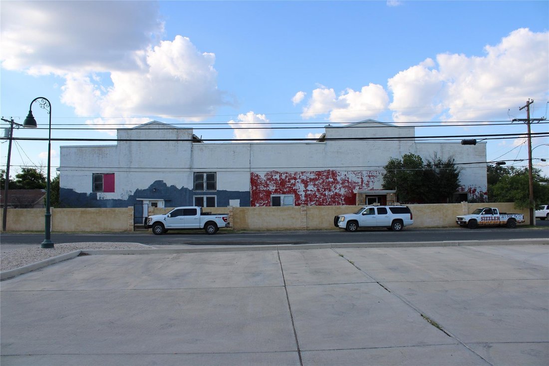 House in Junction, Texas, United States 1 - 17189160