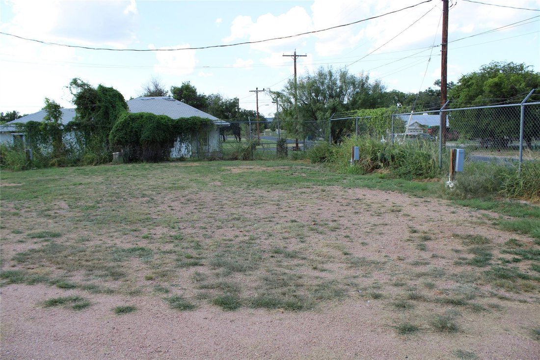 House in Junction, Texas, United States 2 - 17189160