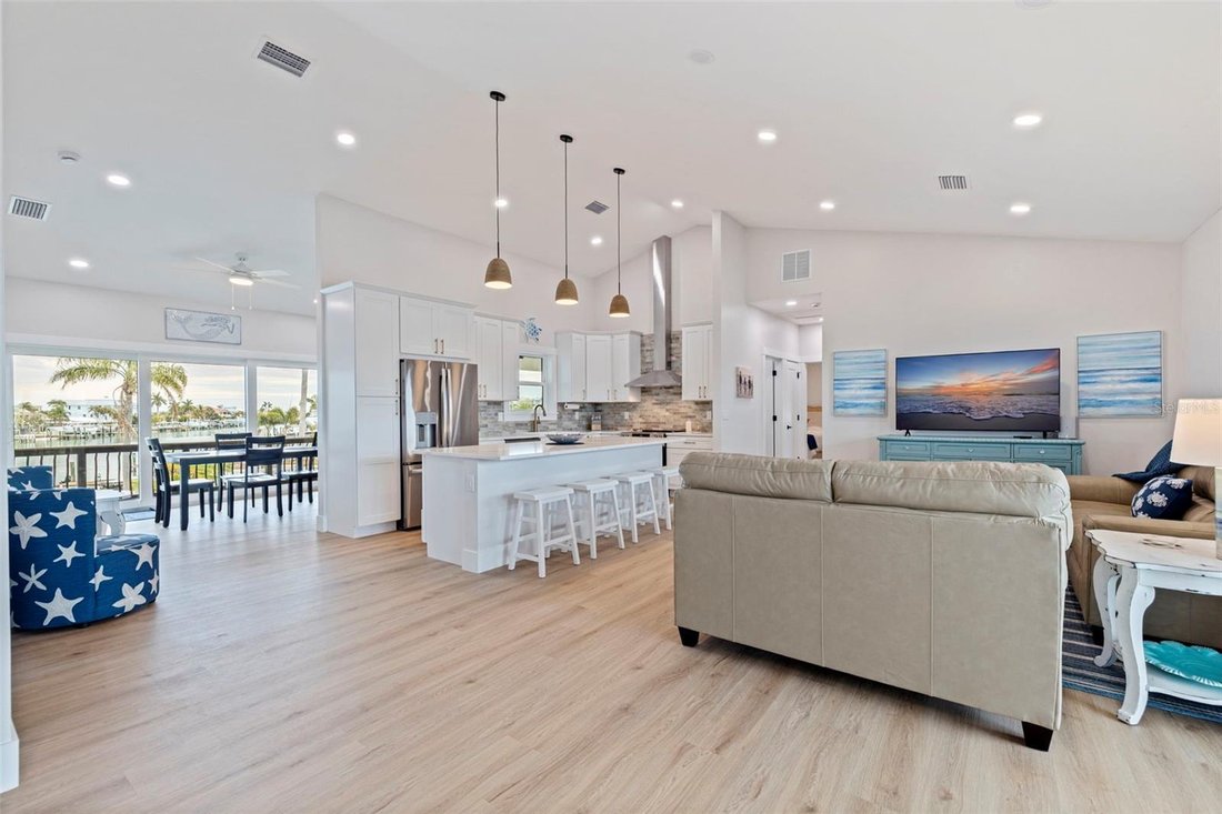 House in St. Pete Beach, Florida, United States 4 - 17190360