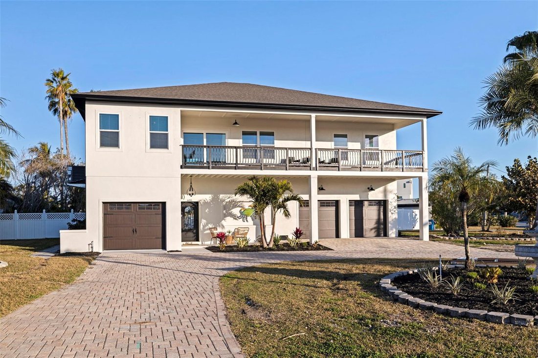 House in St. Pete Beach, Florida, United States 1 - 17190360