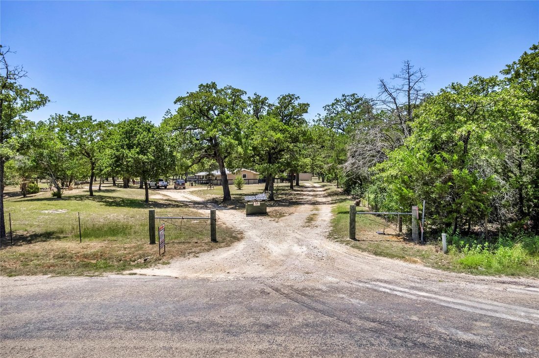 House in Bastrop, Texas, United States 3 - 17189262
