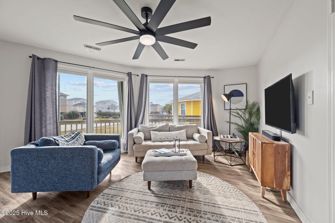 House in North Topsail Beach, North Carolina, United States 4 - 17193377