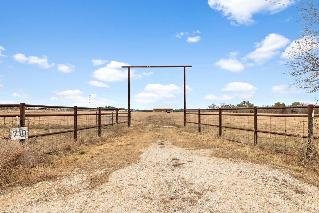House in Florence, Texas, United States 2 - 17188905