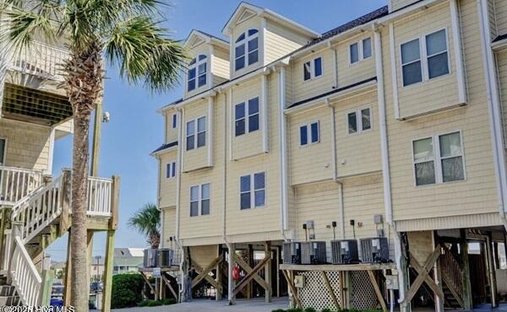 Townhouse in Topsail Beach, North Carolina, United States 1