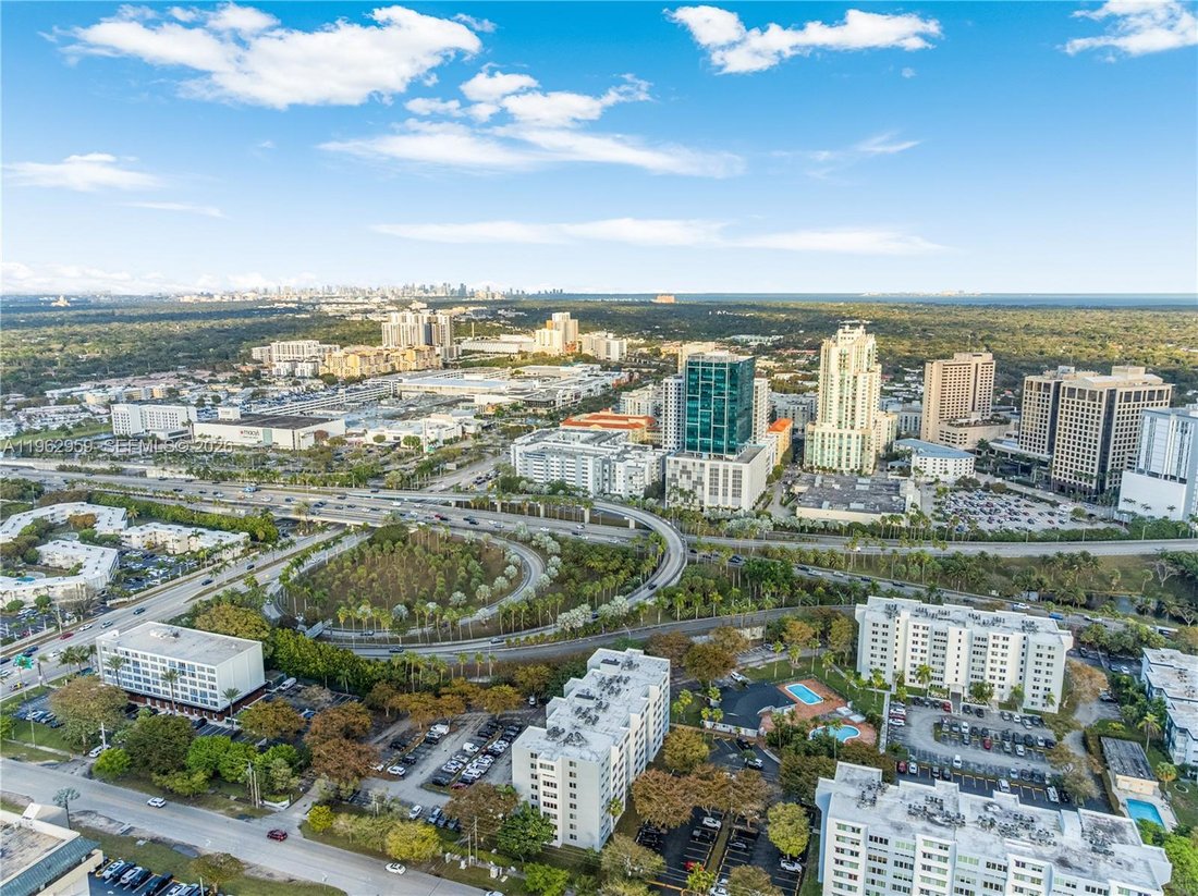 Kendall, Florida, United States 5 - 17192659