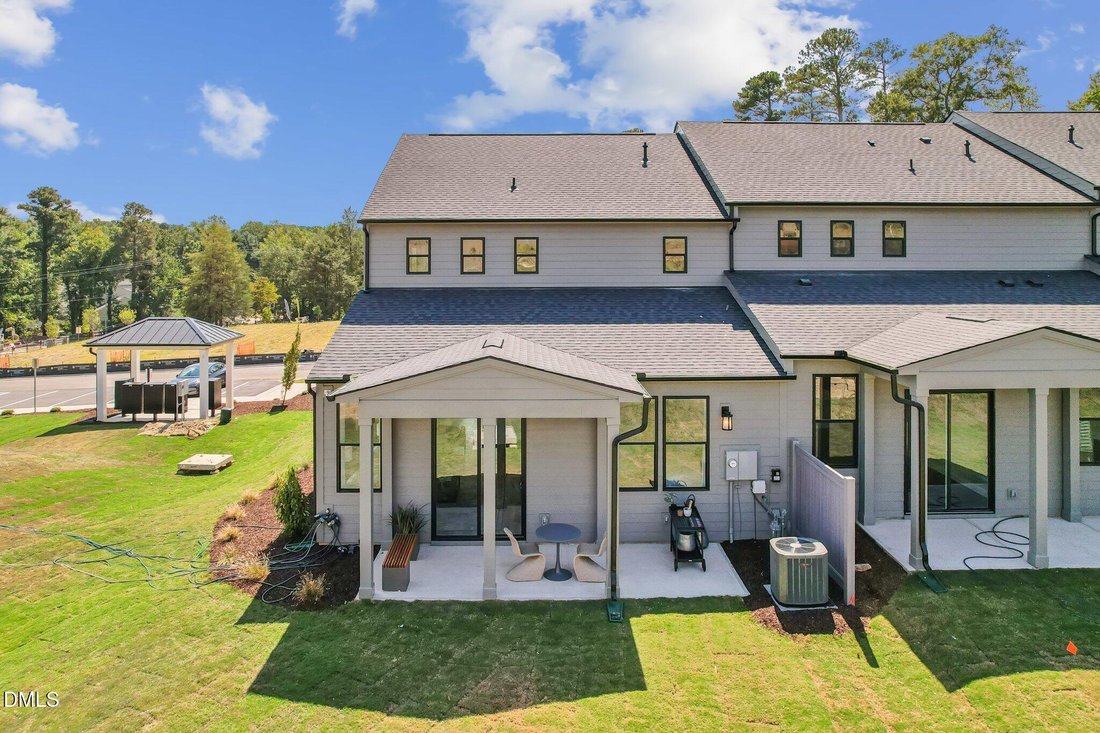 Townhouse in Apex, North Carolina, United States 2 - 17191624